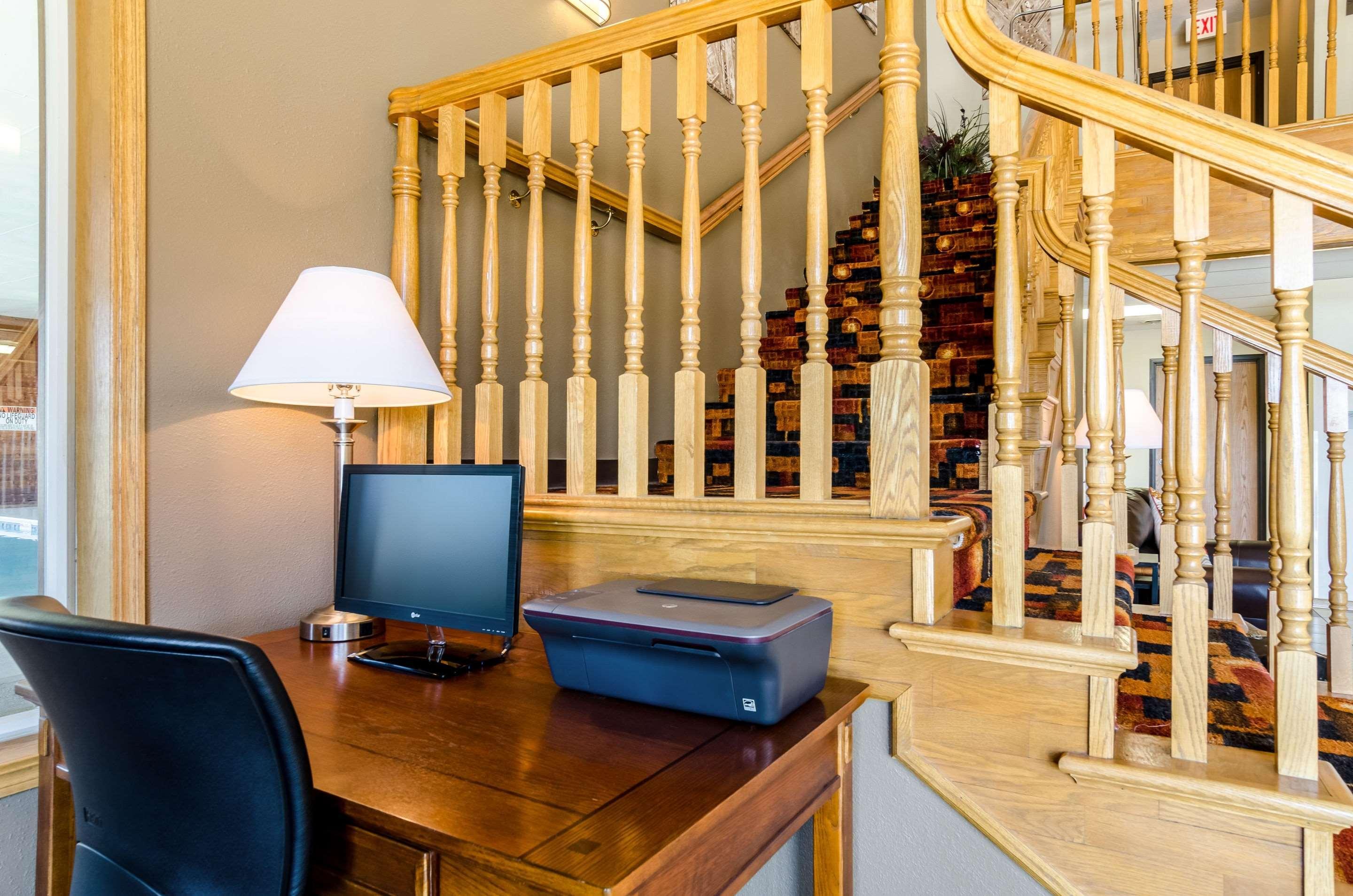 Rodeway Inn Ainsworth Экстерьер фото